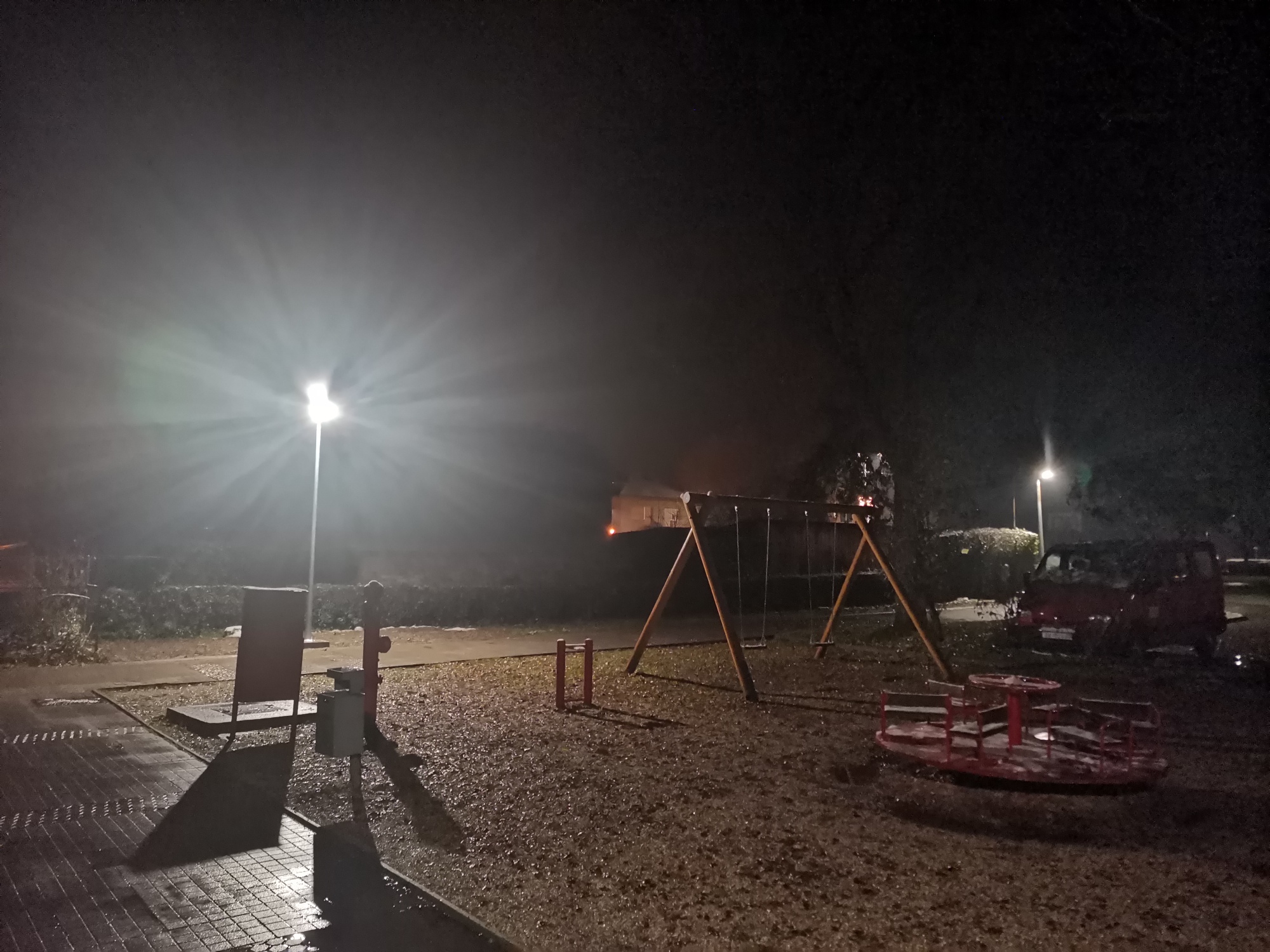 Instalirana nova vanjska rasvjeta u dvorištu